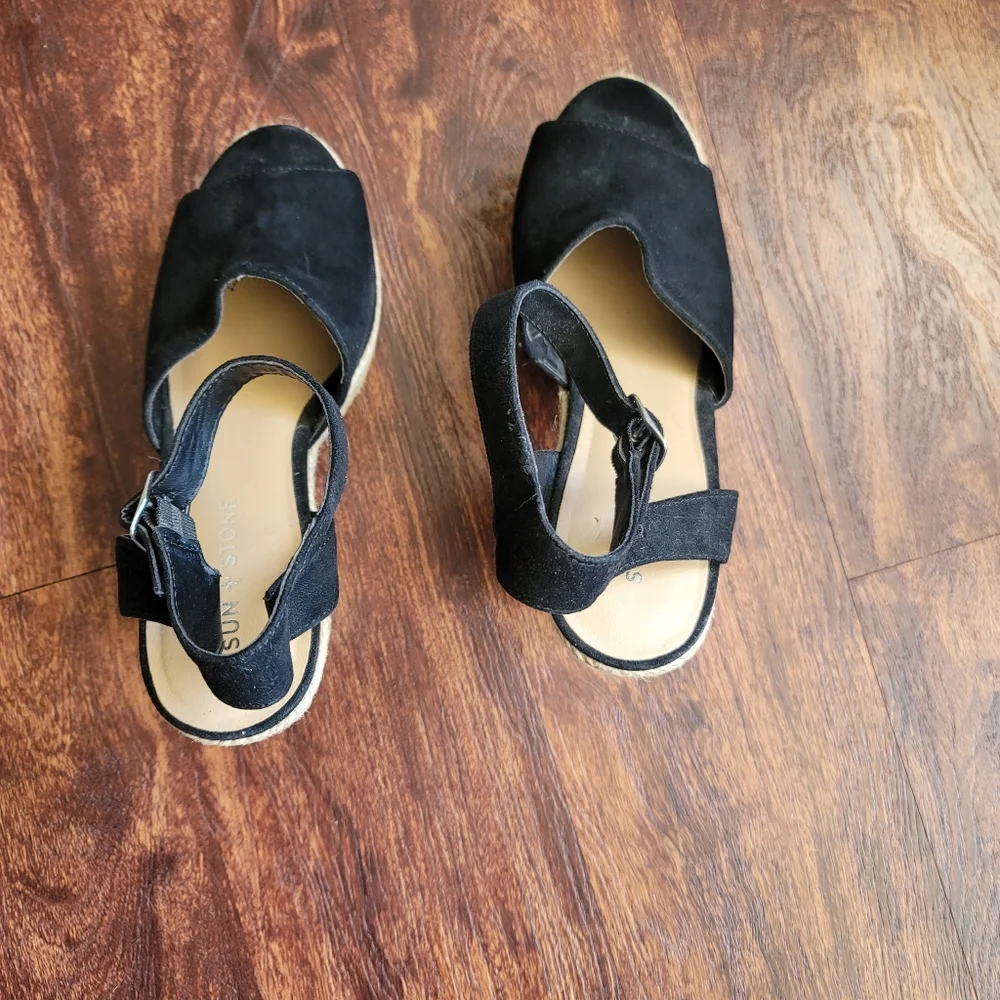EUC Sun + Stone Fey Black Platform Faux Suede Sandals with Ankle Strap